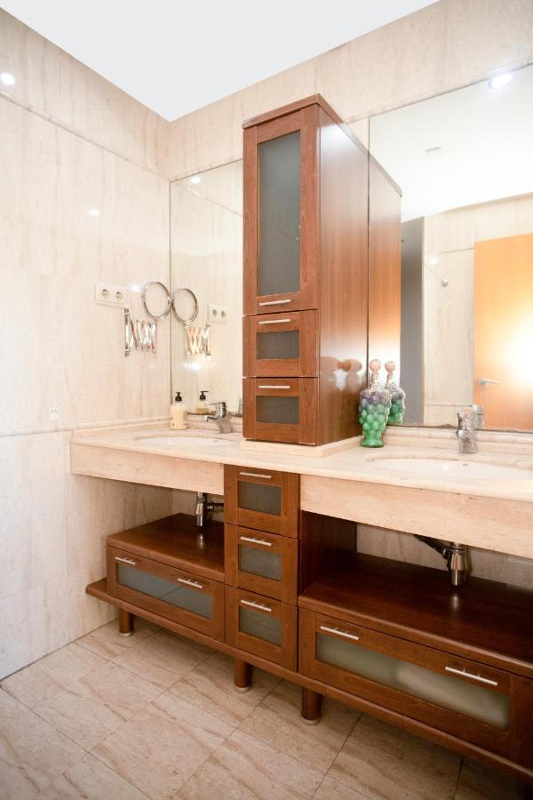 Grand - 8 Min To Center By Metro Apartment *