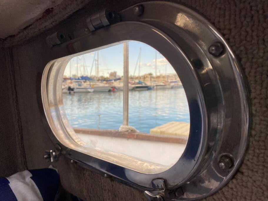 Velero Menorquin Con Encanto Botel Valência