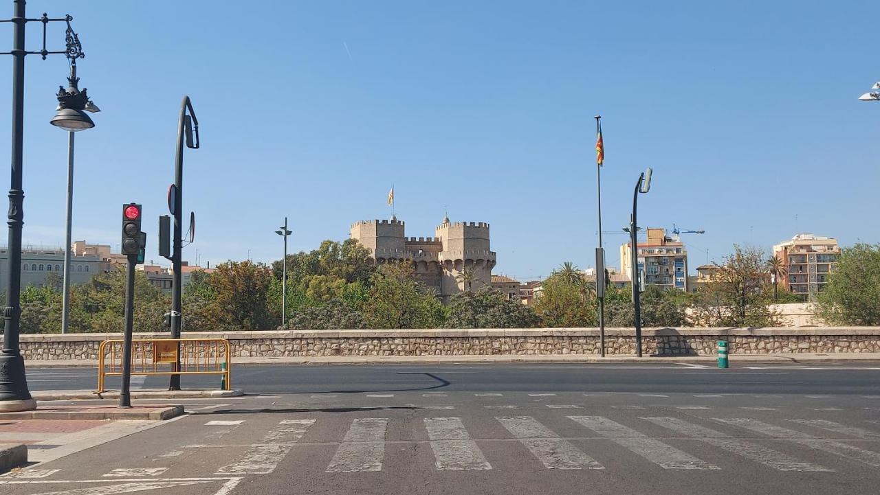 Centro Andando Y Playa Malvarrosa Tranvia Gasthuis Valencia