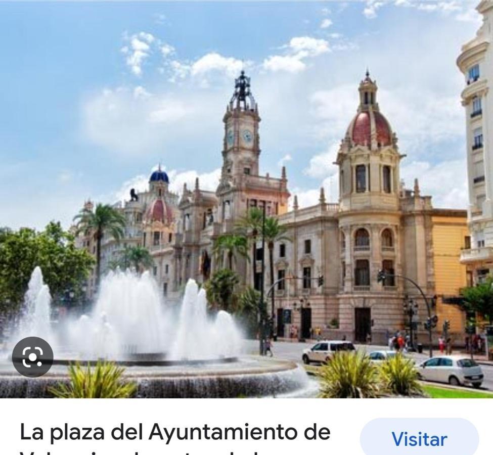 Centro Andando Y Playa Malvarrosa Tranvia * Valencia