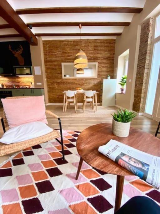 Lovely Flat In Apartment *