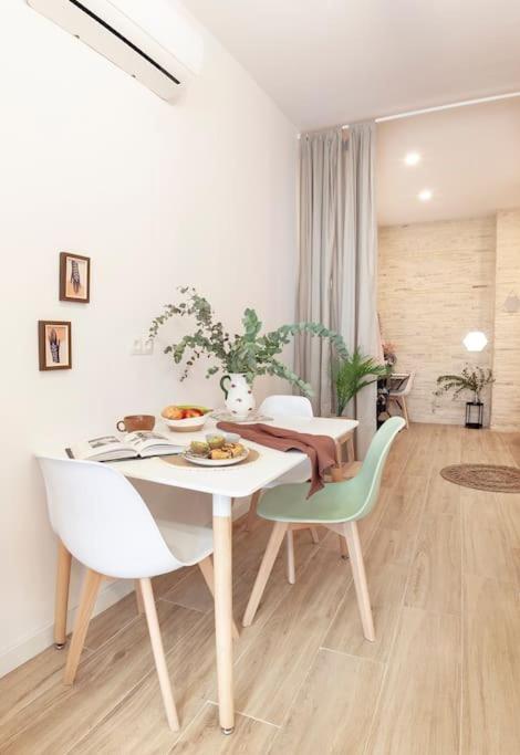 Rb - Urban Loft Retreat, Comfort & Good Location Apartment *