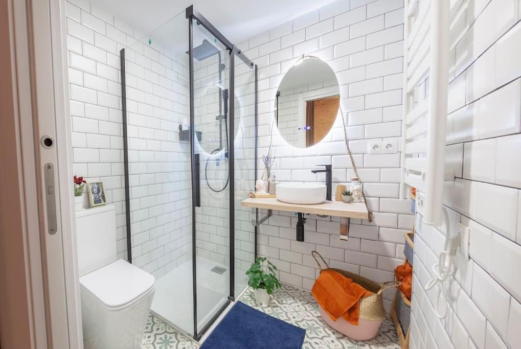 Rb - Urban Loft Retreat, Comfort & Good Location Apartment