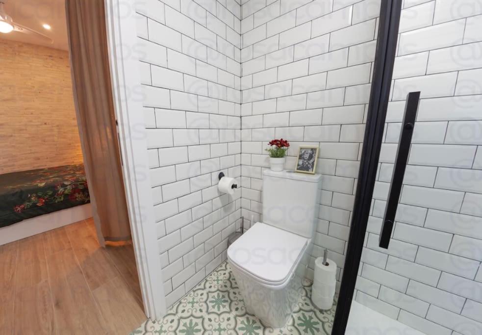 Rb - Urban Loft Retreat, Comfort & Good Location Apartment *