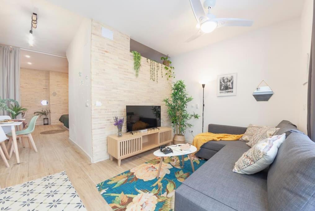 Rb - Urban Loft Retreat, Comfort & Good Location Apartment