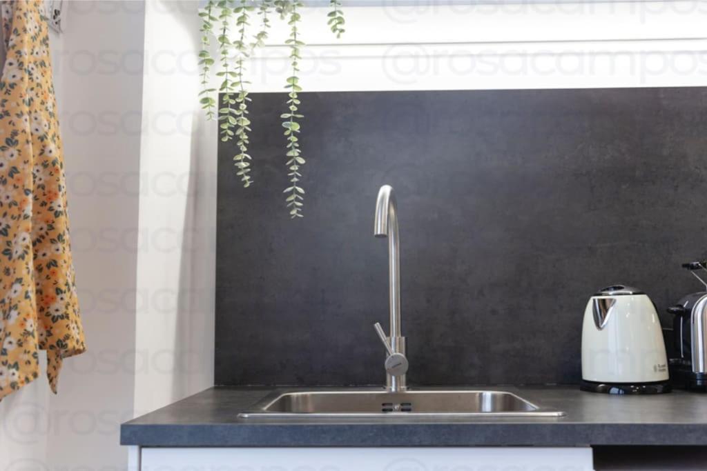 Apartment Rb - Urban Loft Retreat, Comfort & Good Location *