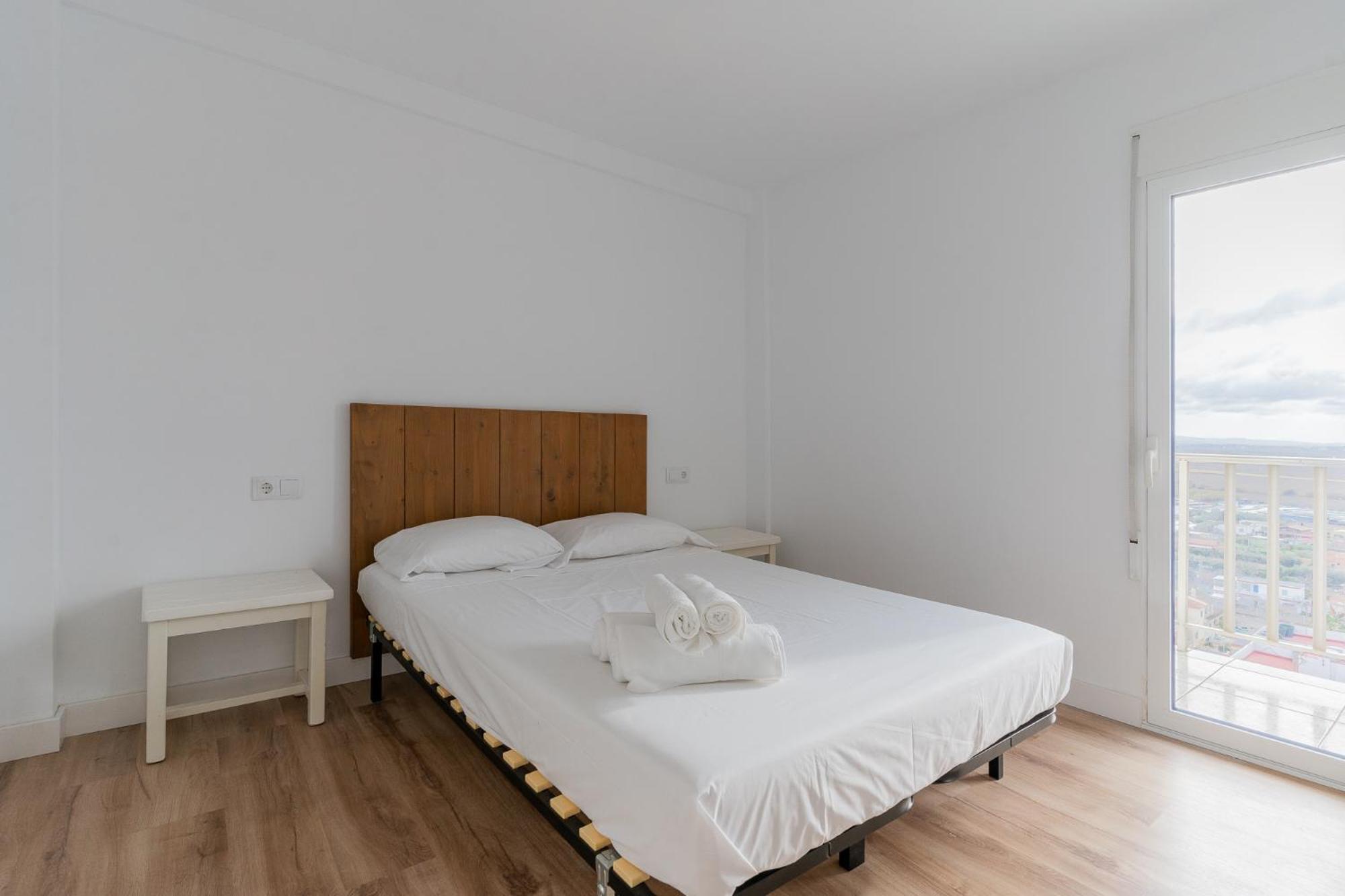 Apartment Ocean's Whisper: Les Palmeres Seaview Sanctuary Valencia