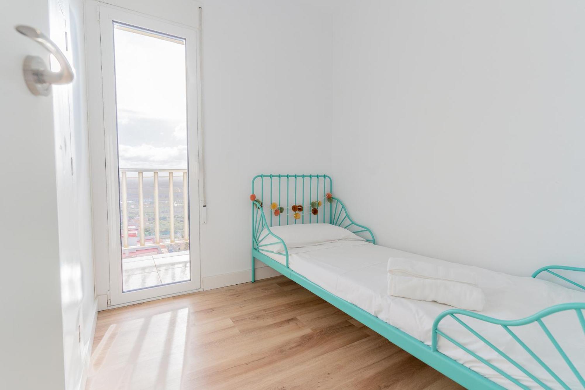 Ocean's Whisper: Les Palmeres Seaview Sanctuary Apartment Valencia
