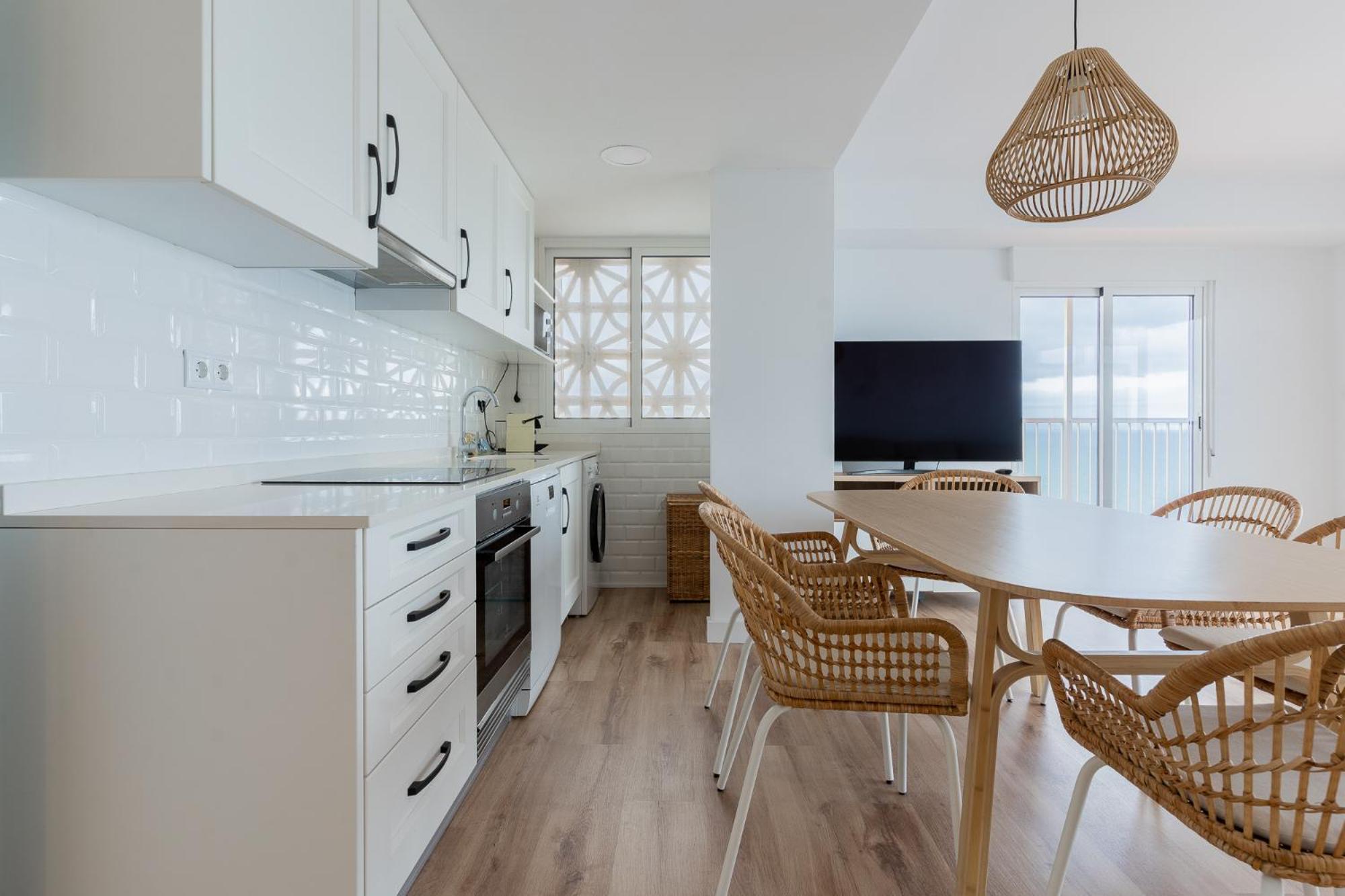 Apartment Ocean's Whisper: Les Palmeres Seaview Sanctuary *