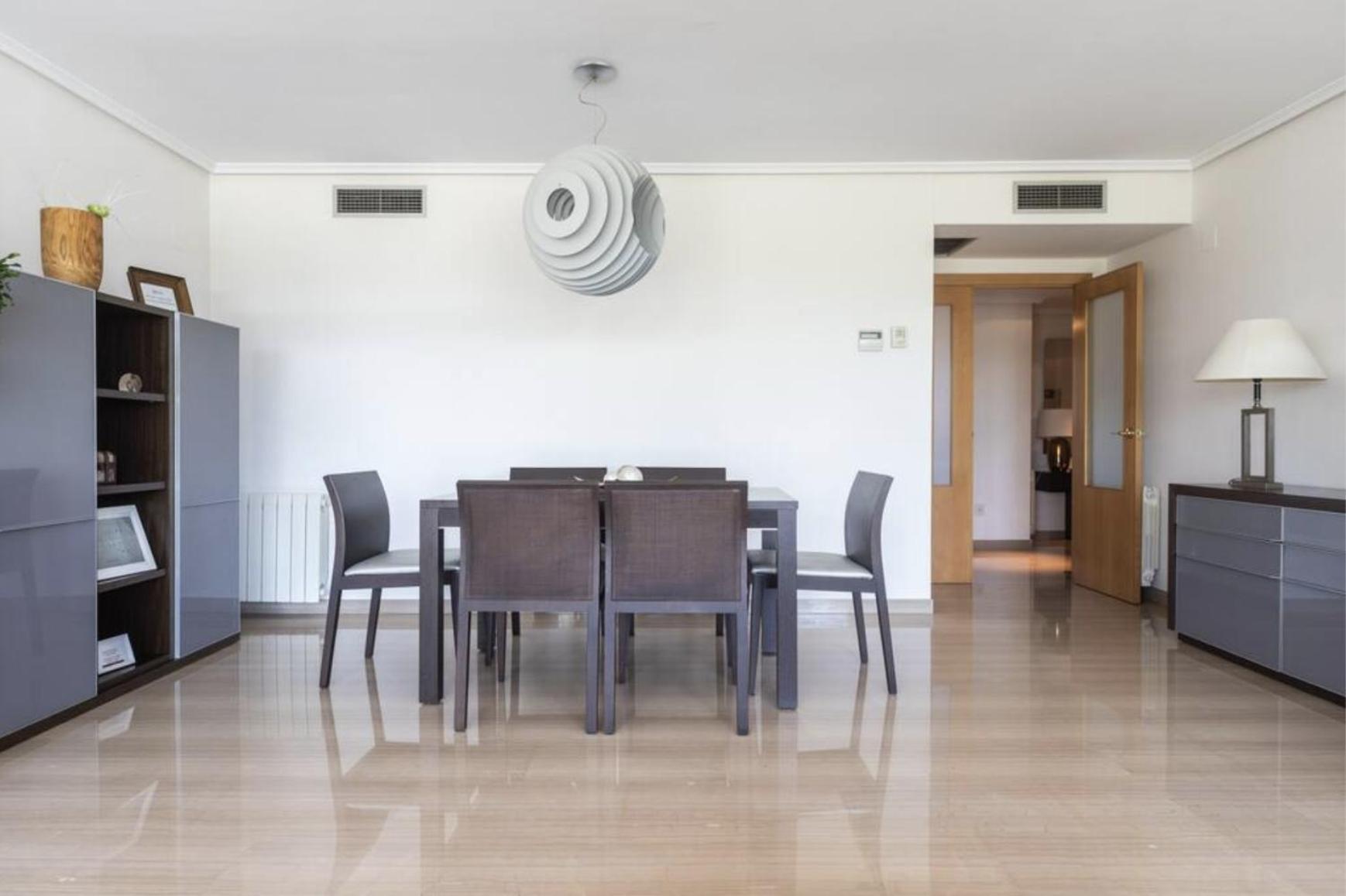 Art And Sciences View Luxury Apartment *