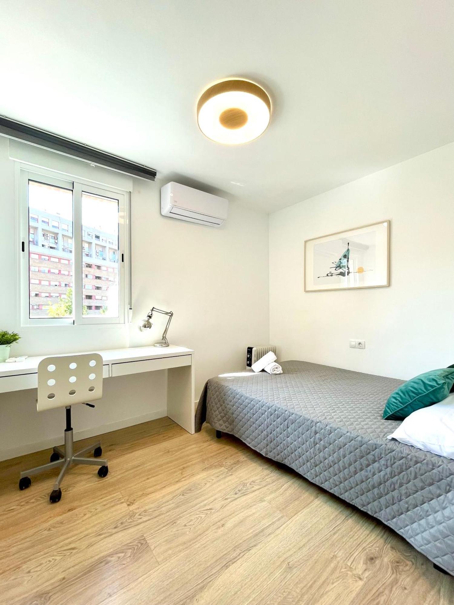 Apartment Spacious, Sunny Flat By Of Arts & Sciences *
