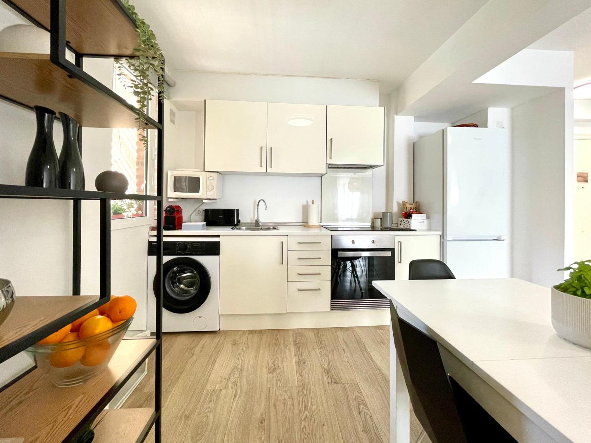 Apartment Spacious, Sunny Flat By Of Arts & Sciences *