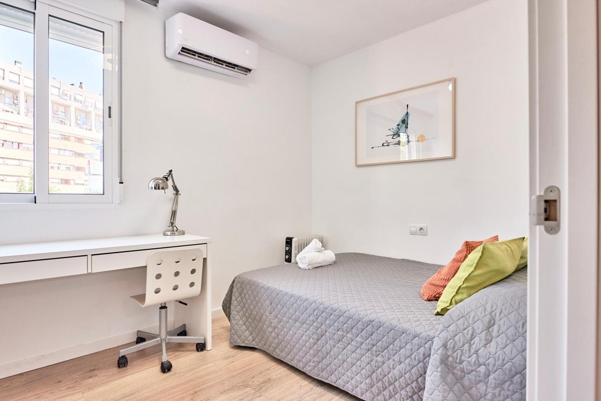 Apartment Spacious, Sunny Flat By Of Arts & Sciences *