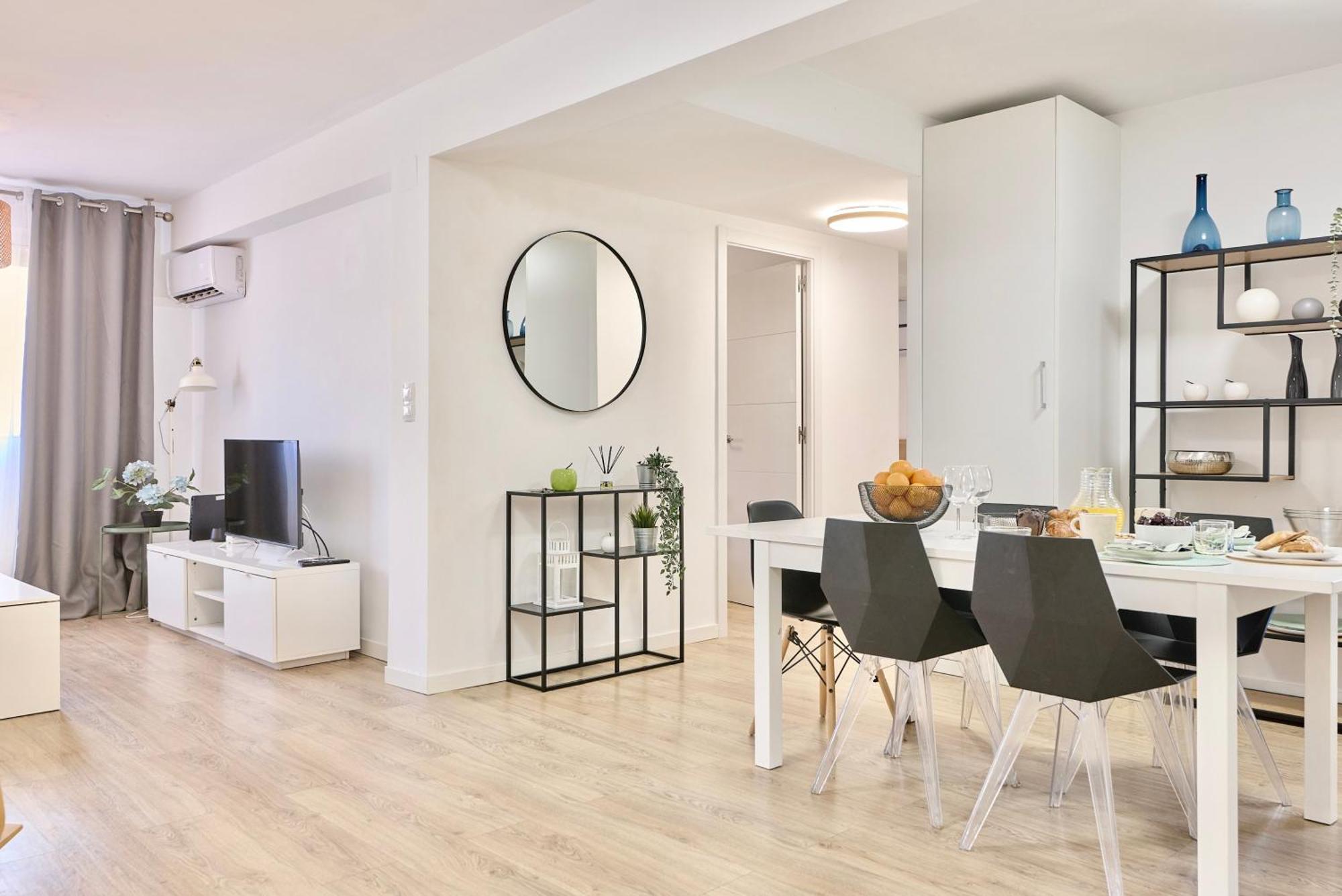 Apartment Spacious, Sunny Flat By Of Arts & Sciences Valencia