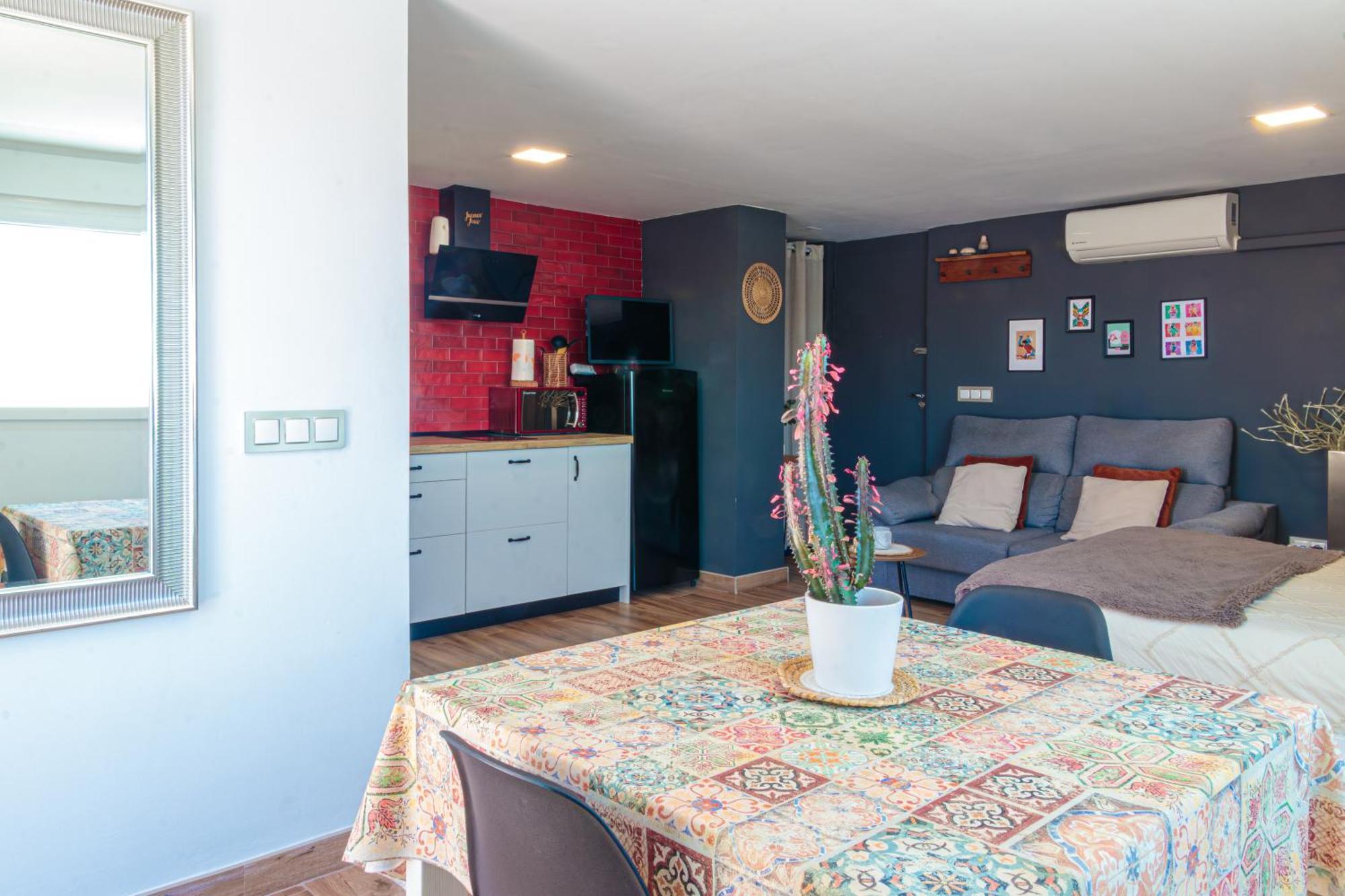 Apartamento Precioso Atico En Valencia. Valencia