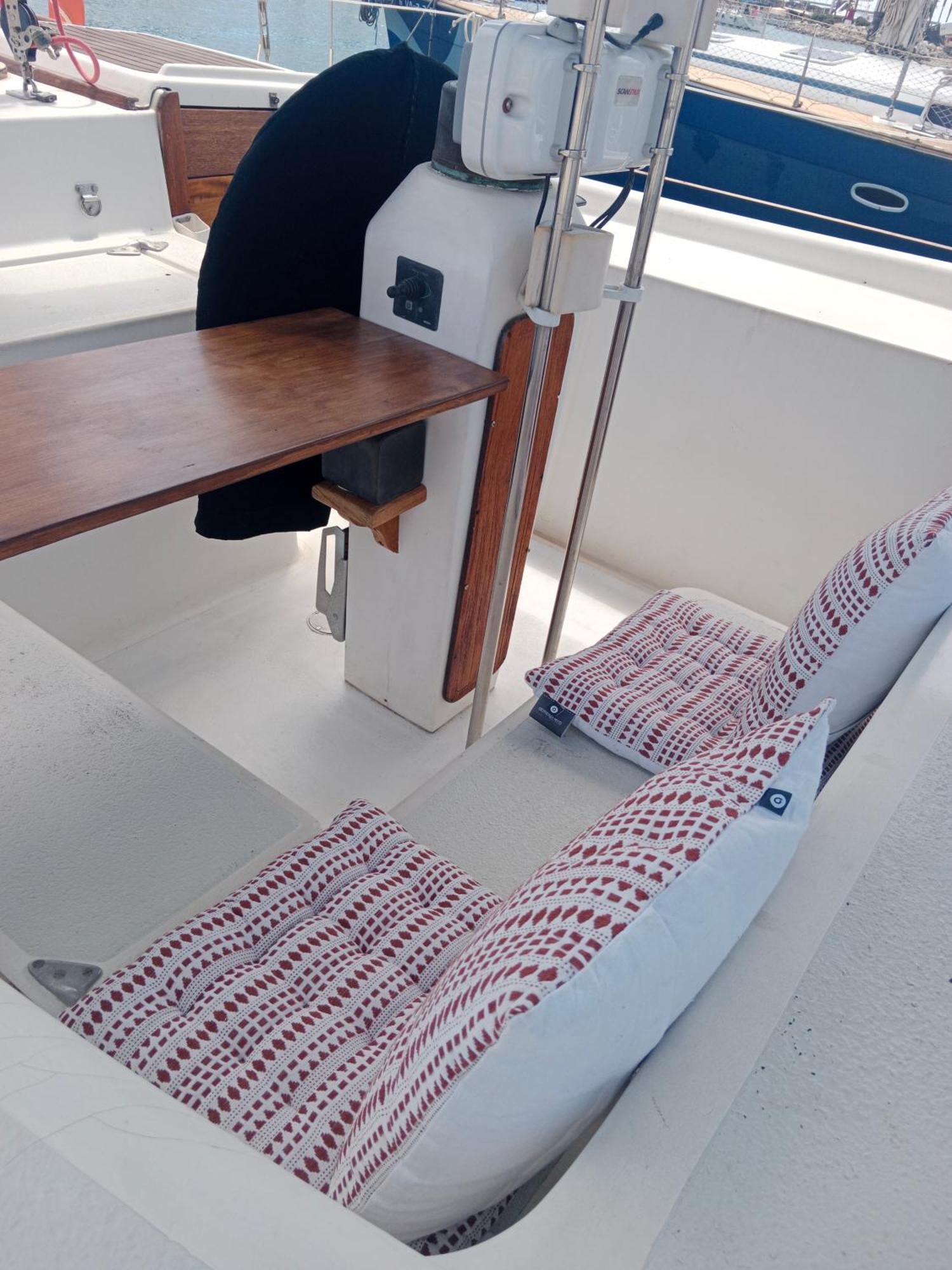 Botel Velero Whimsy *