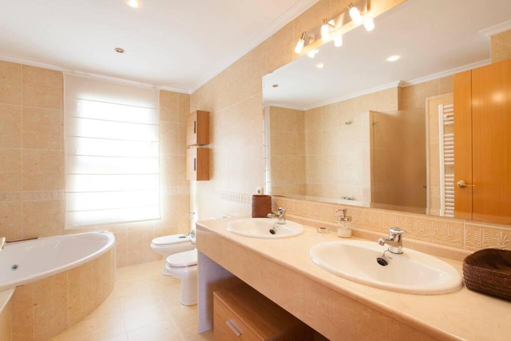 Casa En Valencia, Cerca De Golf, Playas, Moto Gp Vakantiehuis Valencia