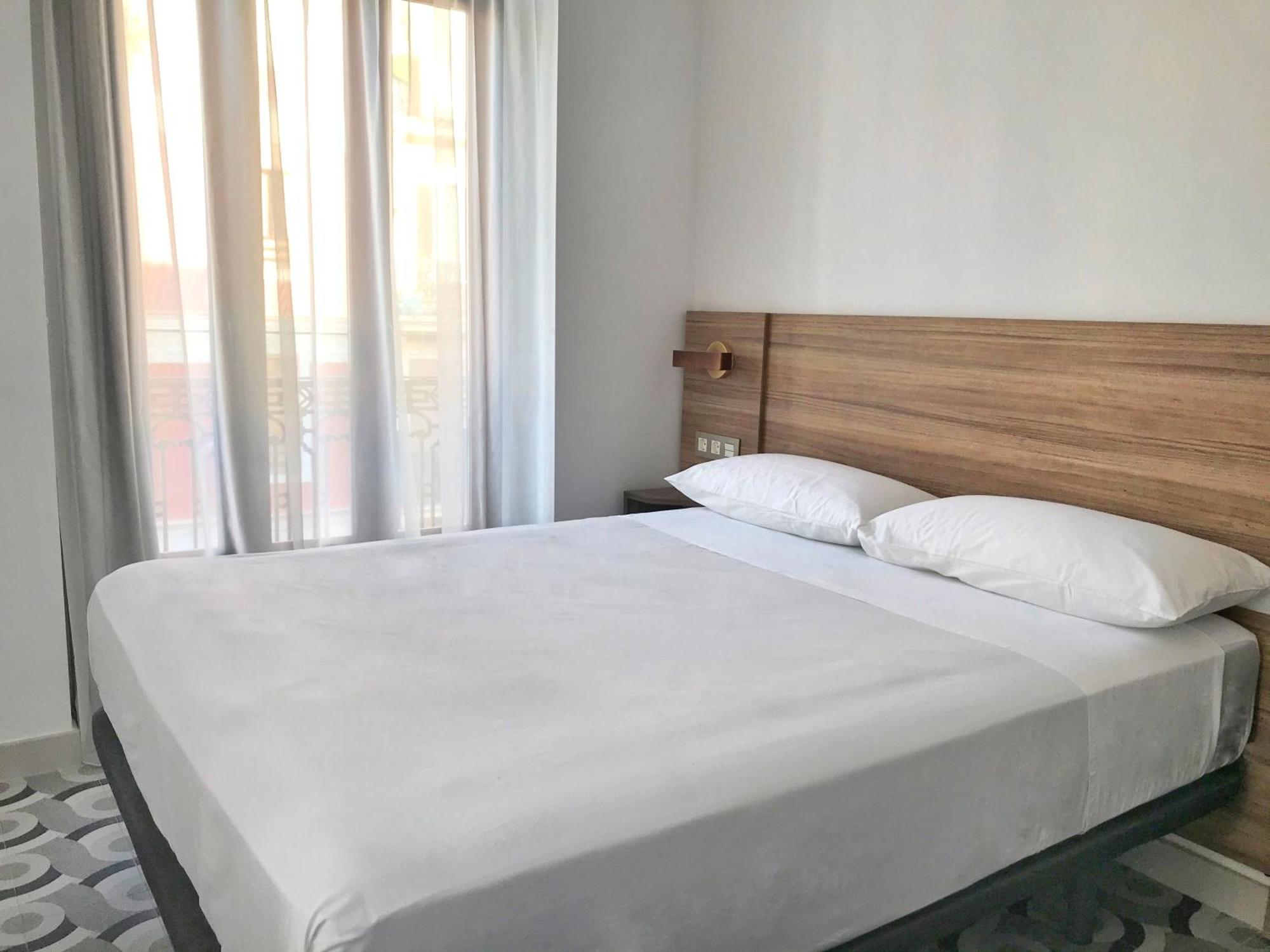 19-30 Hotel