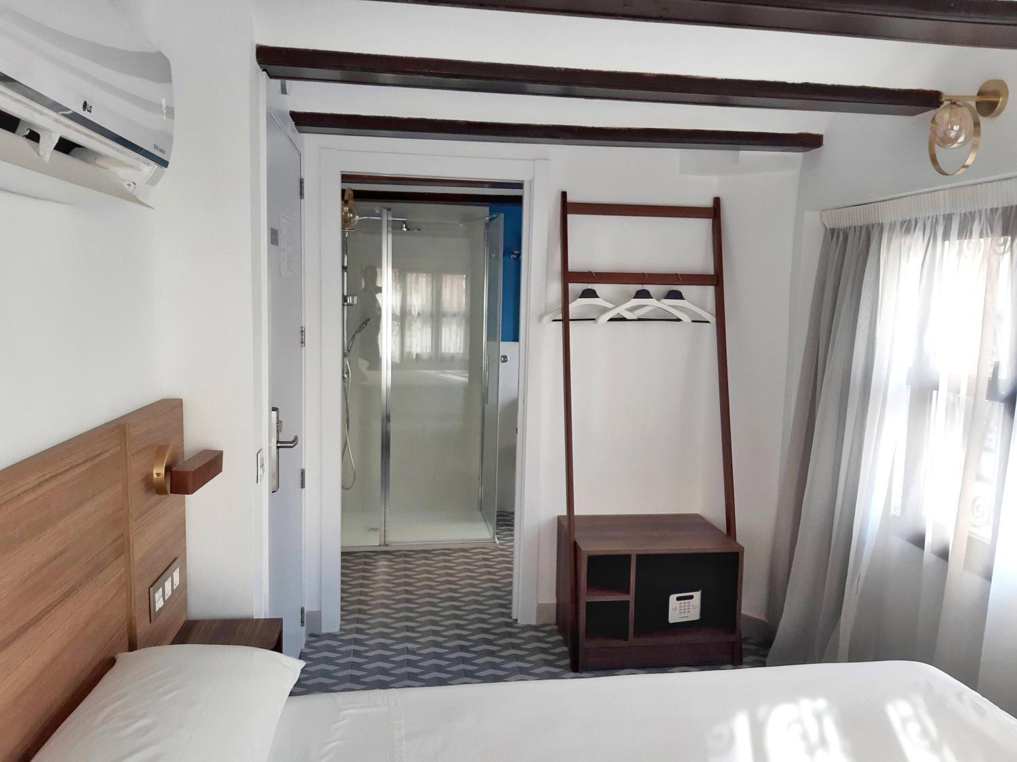 Hotel 19-30