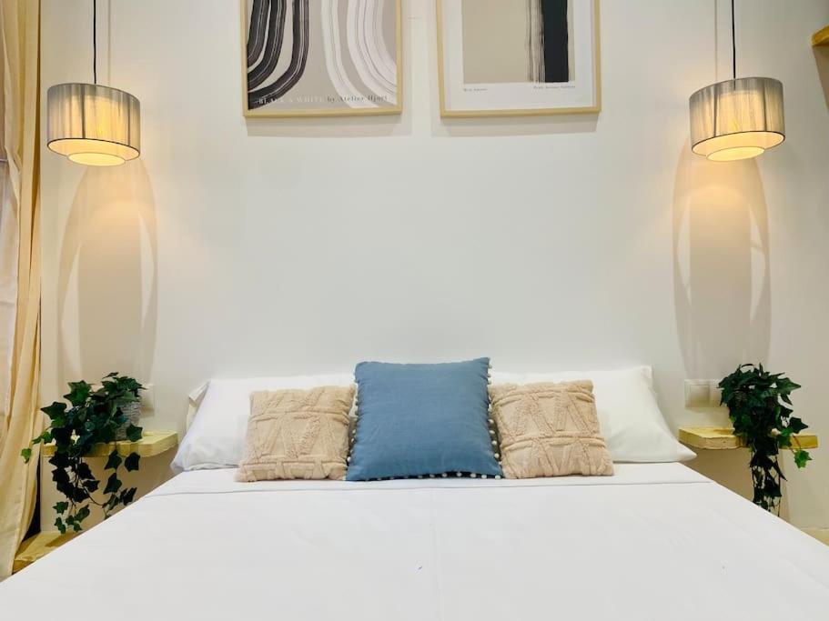 Relaxing Beachside Cabanyal Loft Apartment Valencia