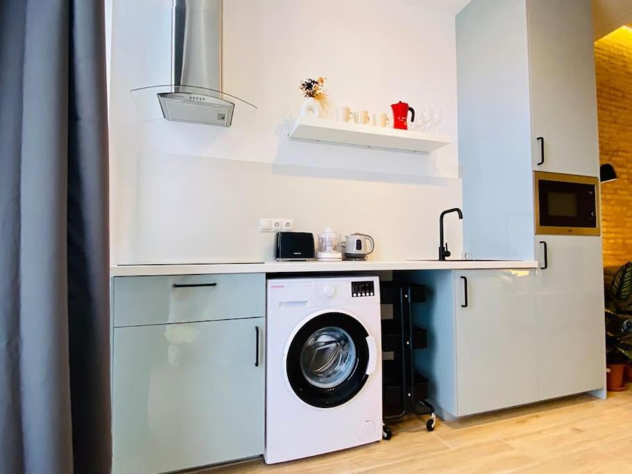 Relaxing Beachside Cabanyal Loft Apartment *