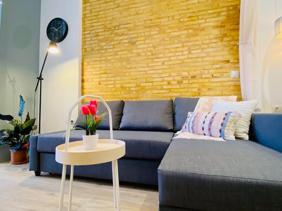Relaxing Beachside Cabanyal Loft Valencia