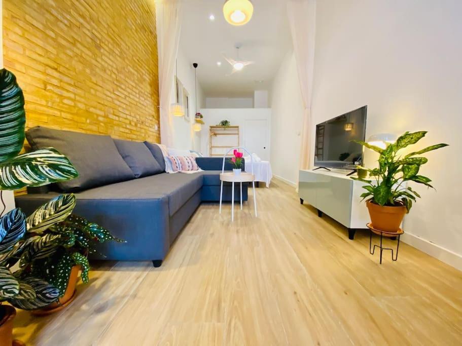 Apartment Relaxing Beachside Cabanyal Loft Valencia