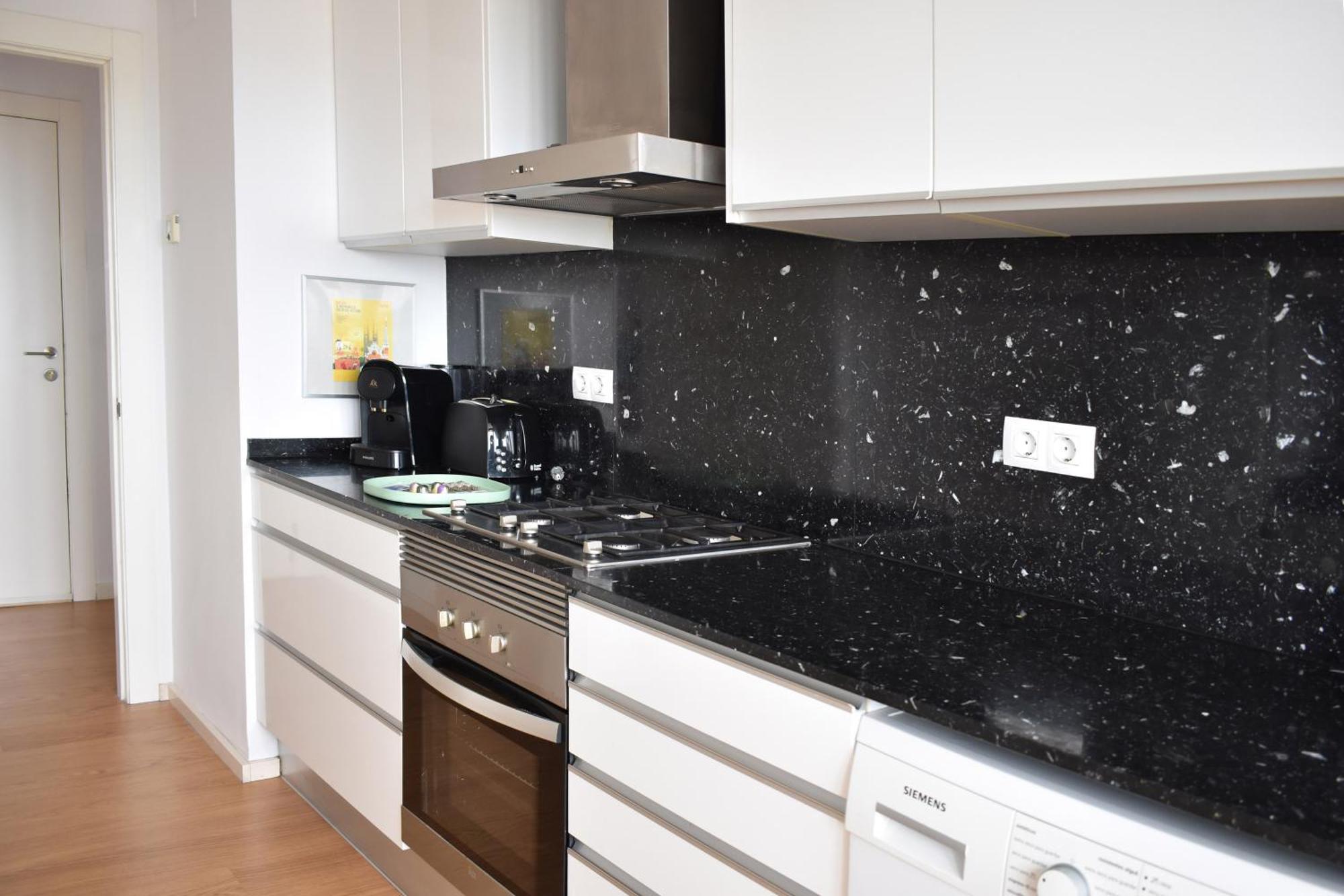 Stylish Well-connected Beachfront Flat Valência
