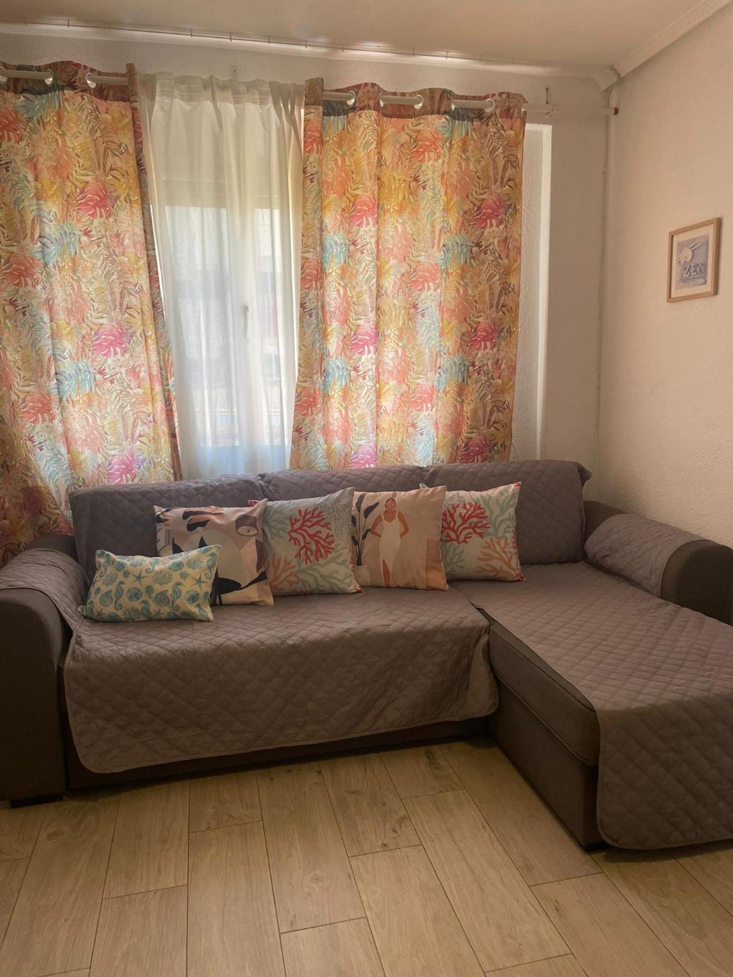 Malvarrosa Familiar Guest house *