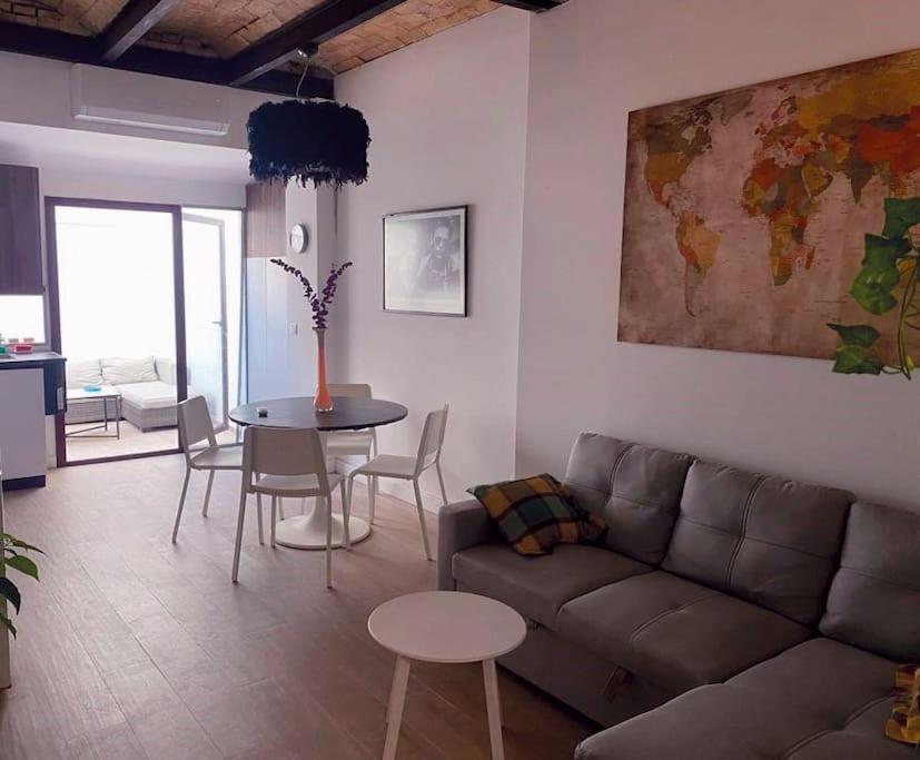 Precioso Piso Junto A La Playa A 30 Mts De Transporte Publico Apartamento *
