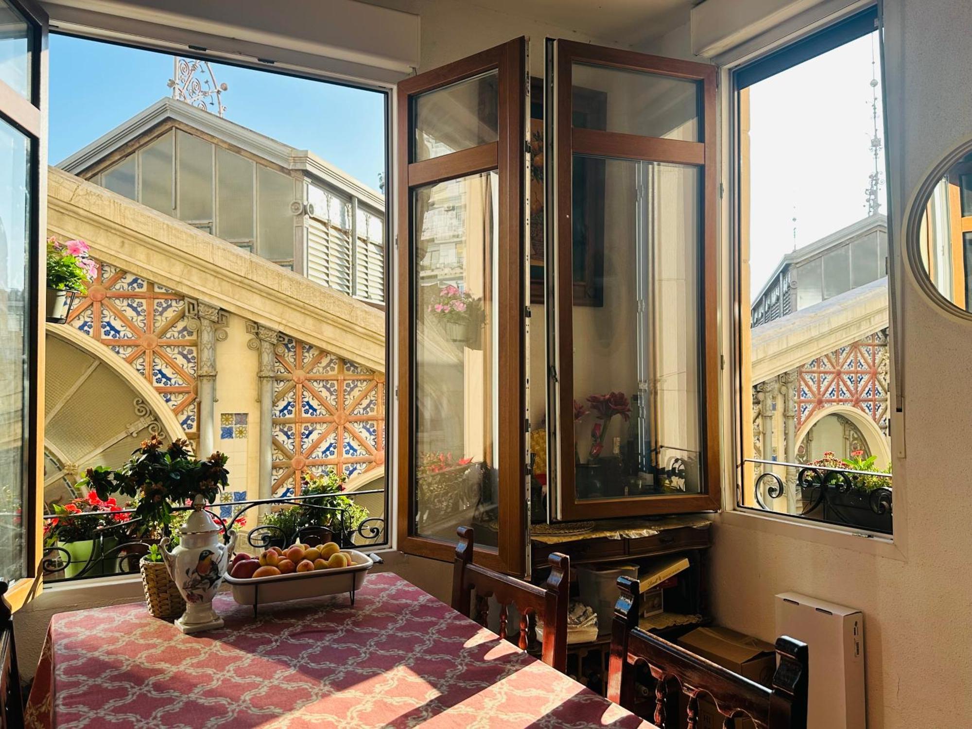 Mirador 5 Del Mercado - Con Bano Privado En El Centro De La Ciudad Vella Homestay *