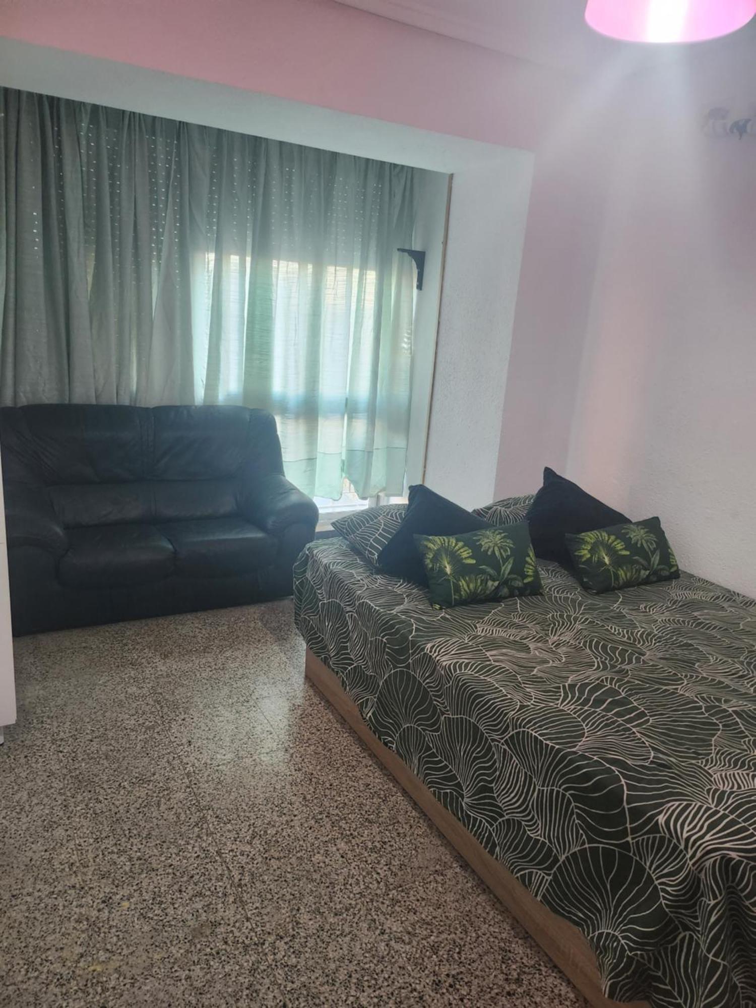 Avenidadelaplata Homestay *