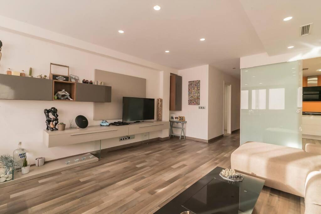 Céntrico Y Actualizado Con Estilo Apartamento