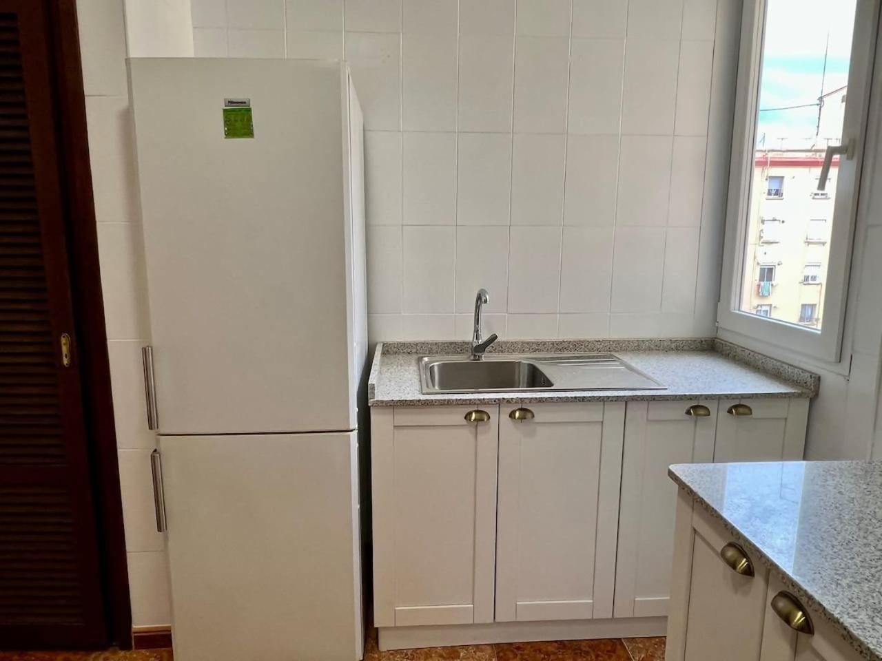 Bonito Y Grande Cerca De La Playa Appartement Valencia