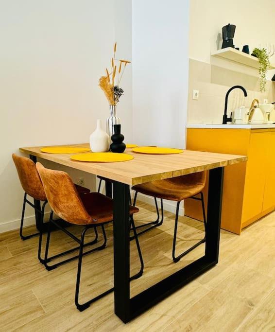 New Industrial Design Flat In Russafa Soho Valencia