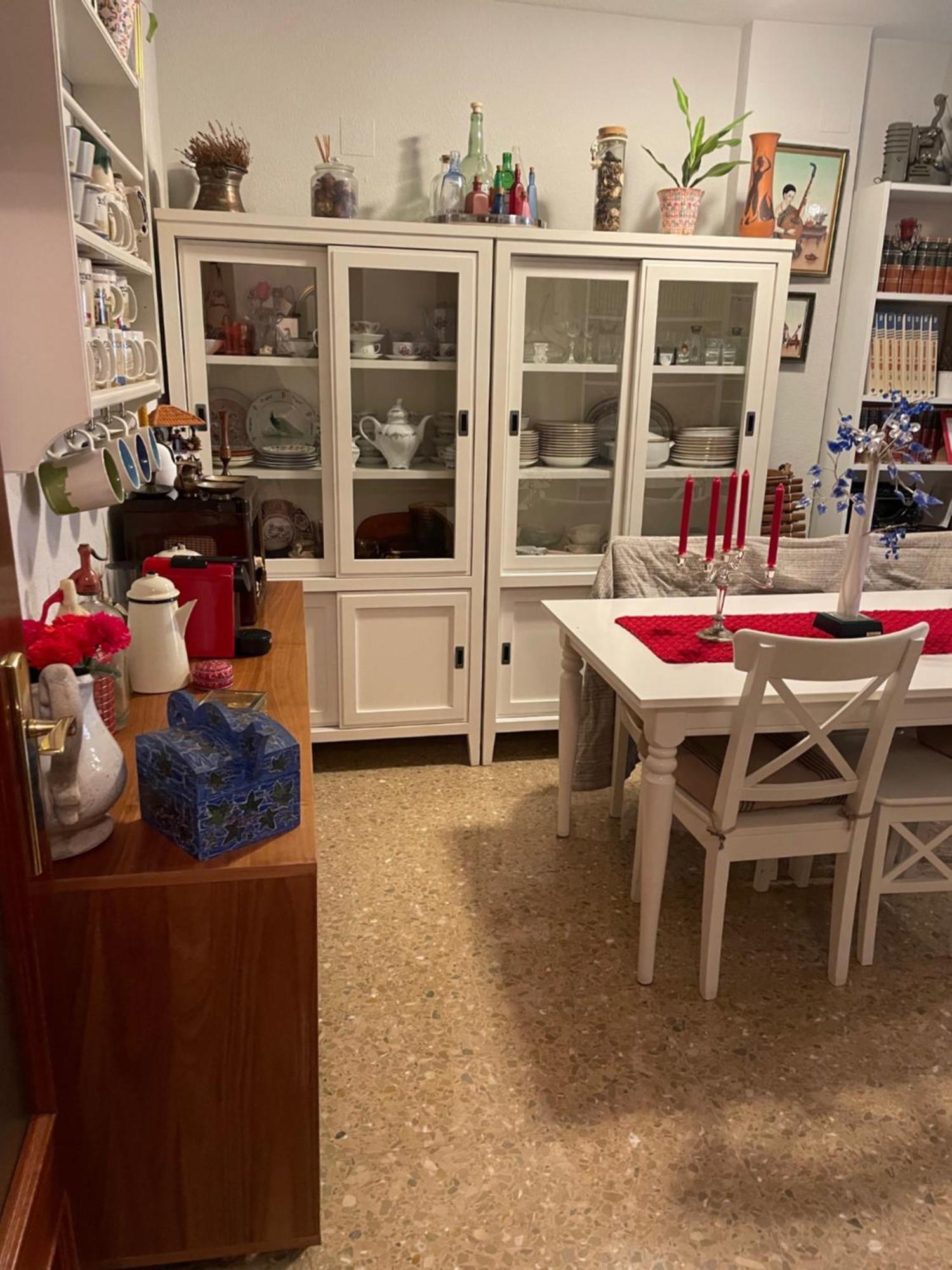 Chica En Vivienda Compartida Con Anfitrion Hombre Apartment
