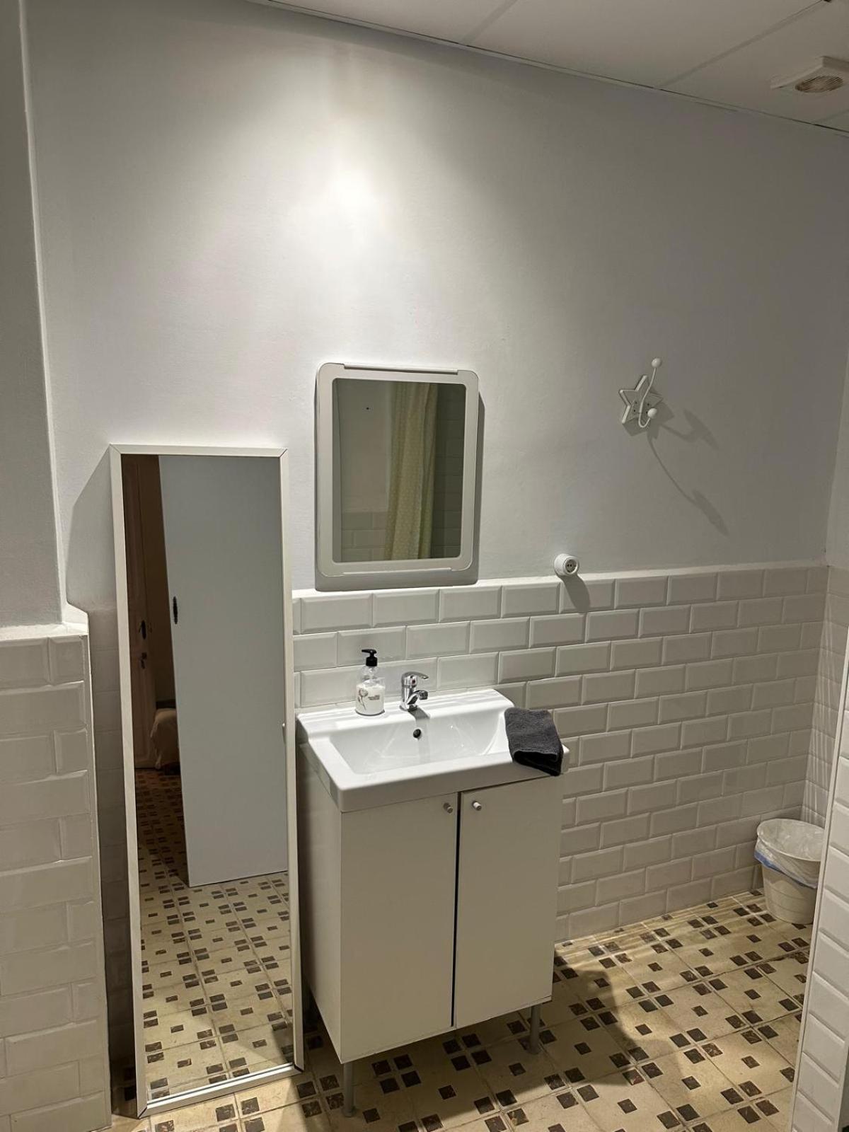 Accommodatie bij particulieren 1- Interior Con Aire Acondicionado Y Con Bano Independiente