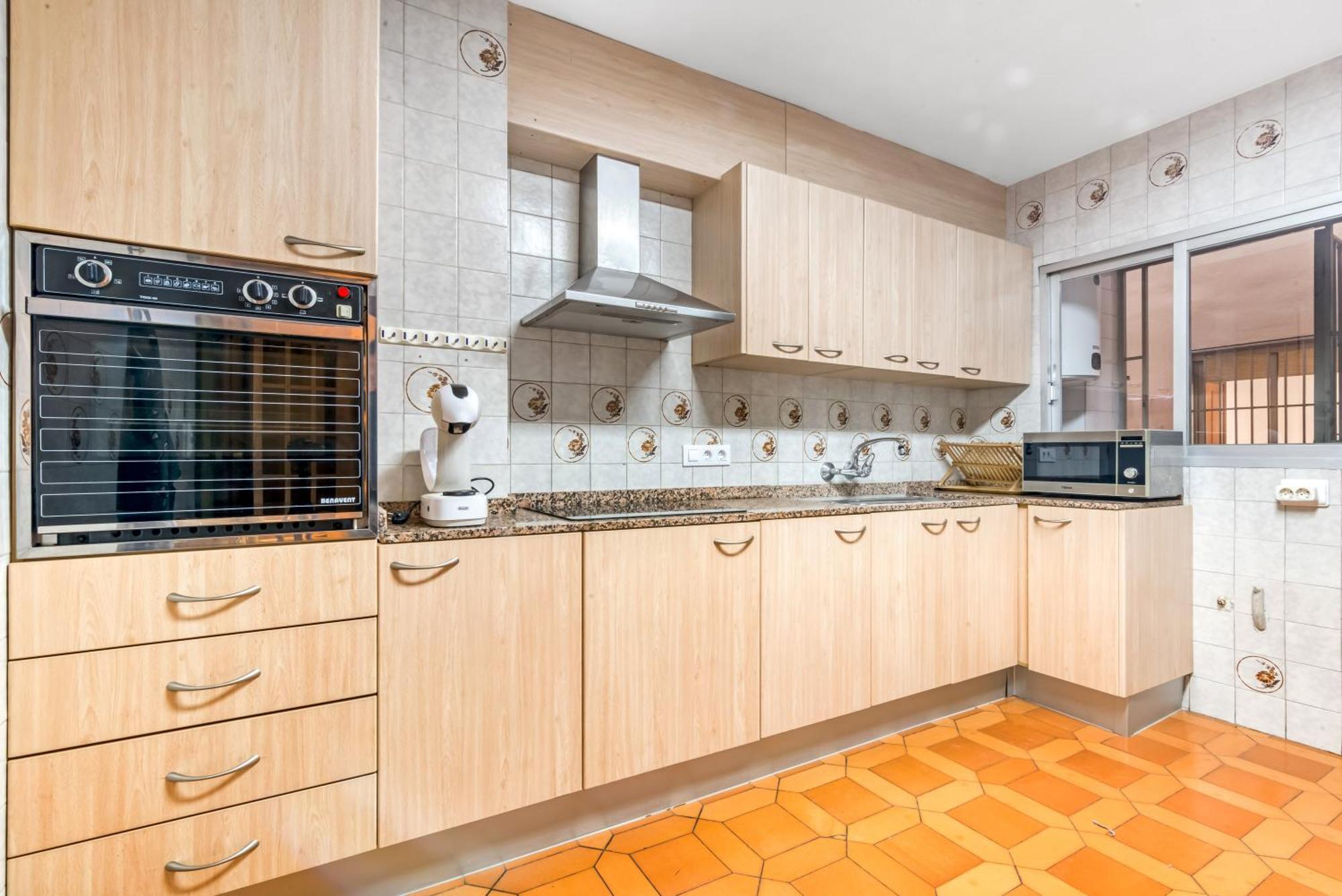 Centrally Located Temporary, Very Spacious Pataconabluerentals Apartment