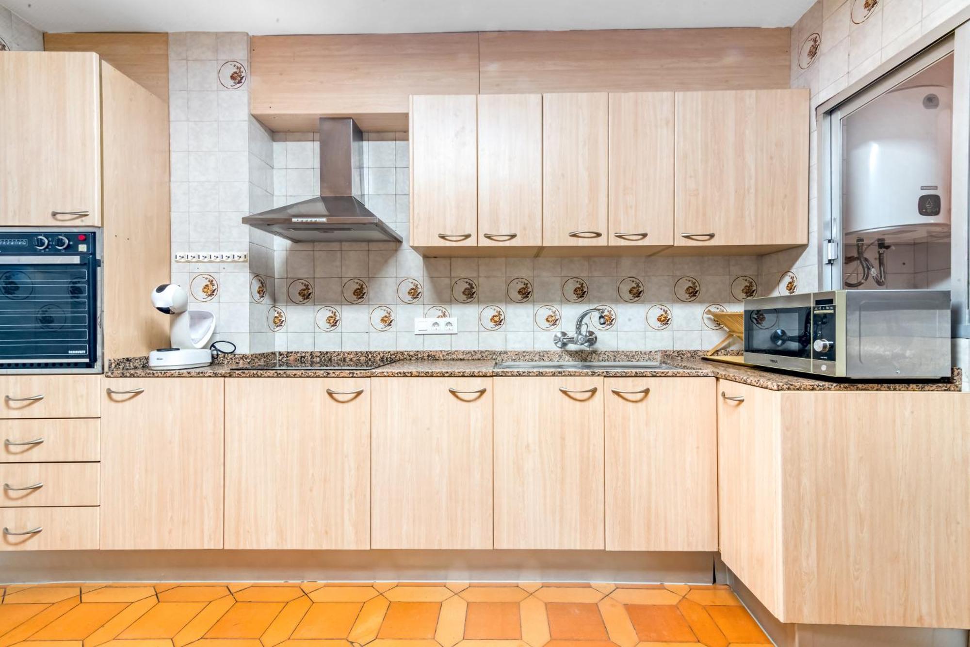 Centrally Located Temporary, Very Spacious Pataconabluerentals Apartment *