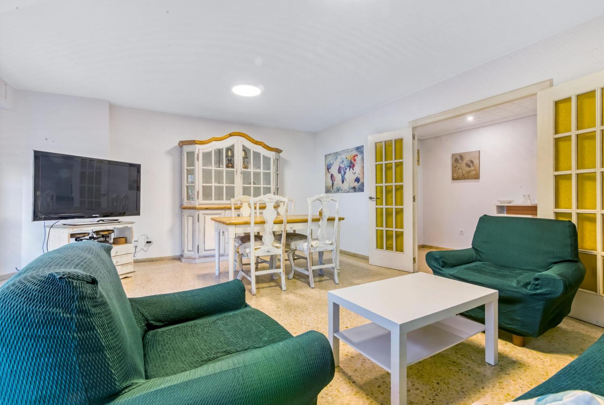 Apartment Centrally Located Temporary, Very Spacious Pataconabluerentals *