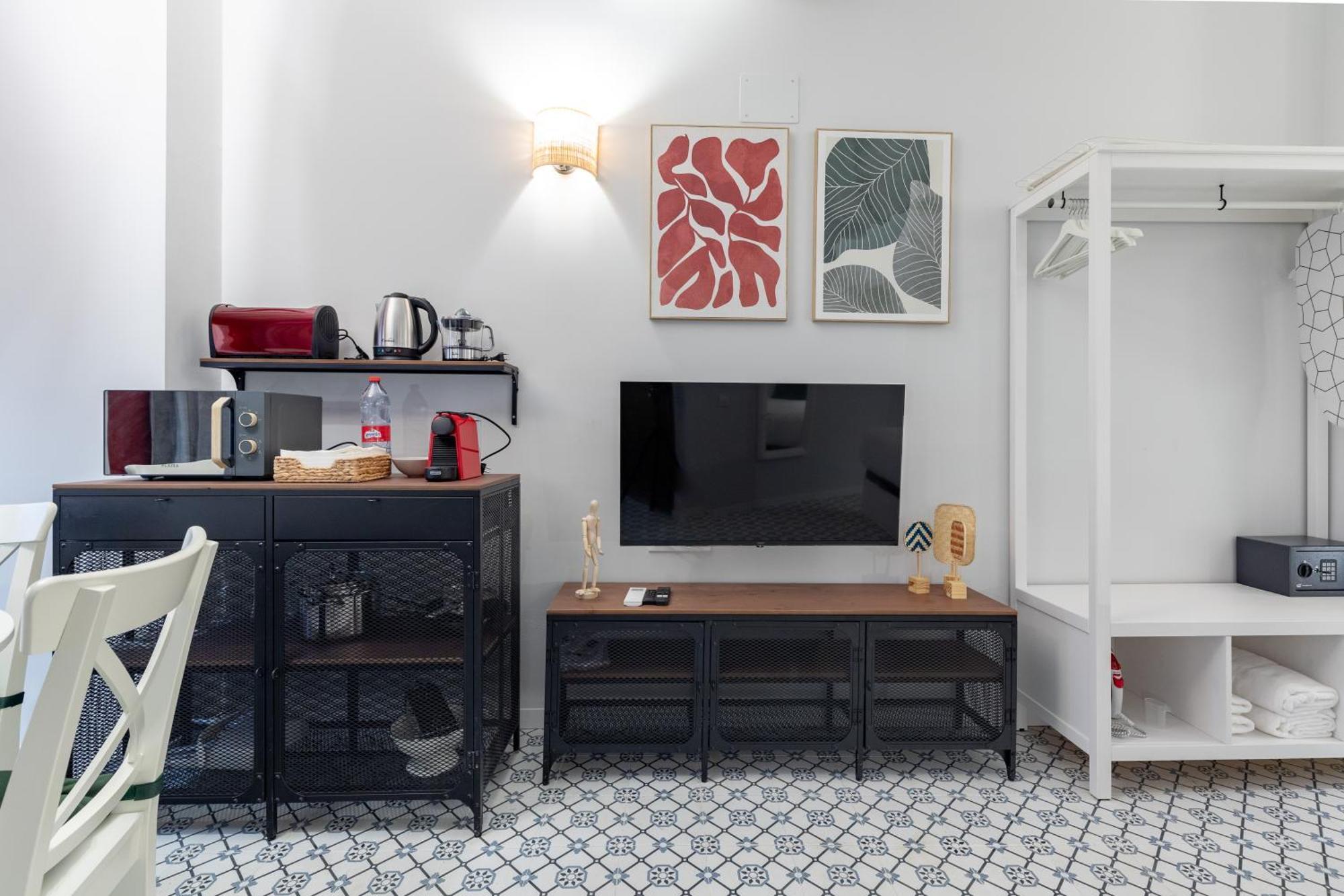 The Little Village Apartment *