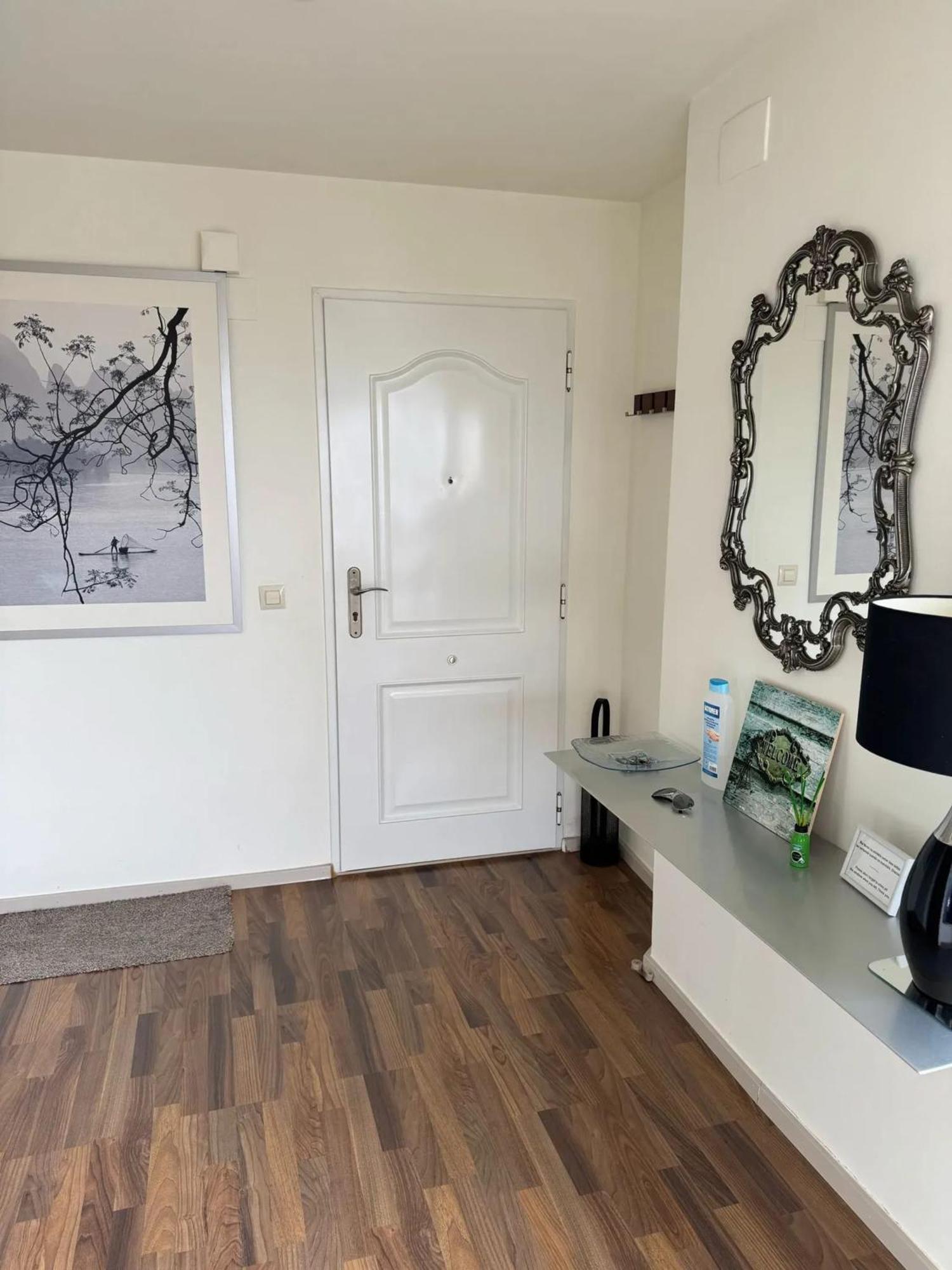 Spacious In With Sea View - 160 Sqm Apartment
