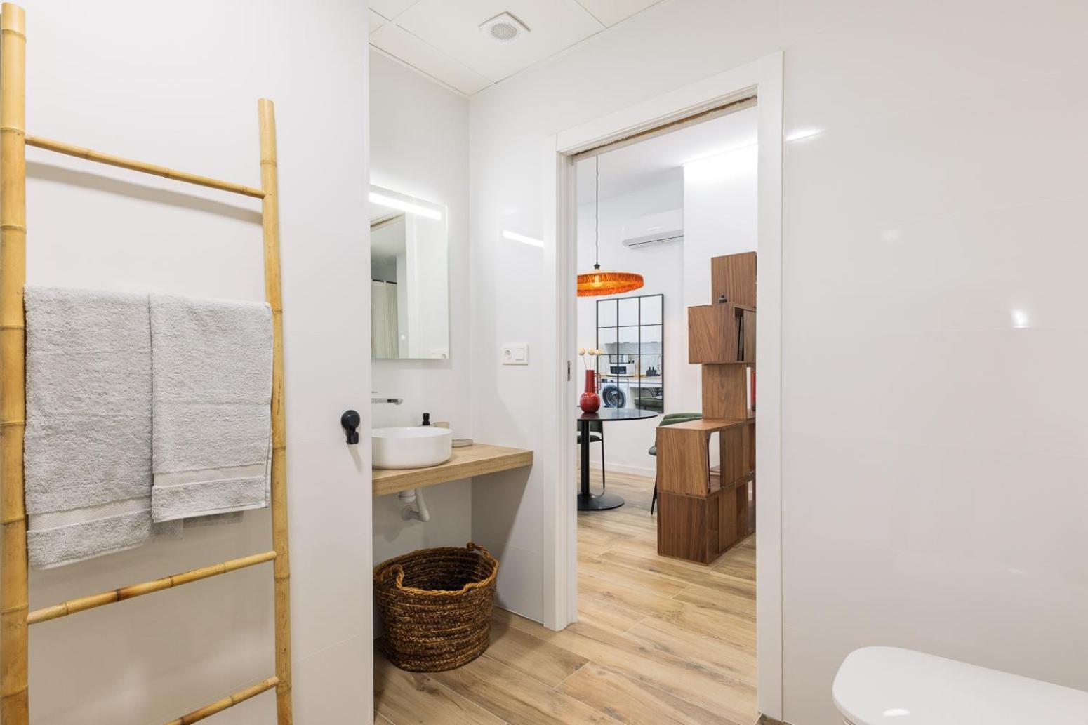 Moderno Loft Reformado, Smart Tv, Ac, Beach, 3pax Apartment *