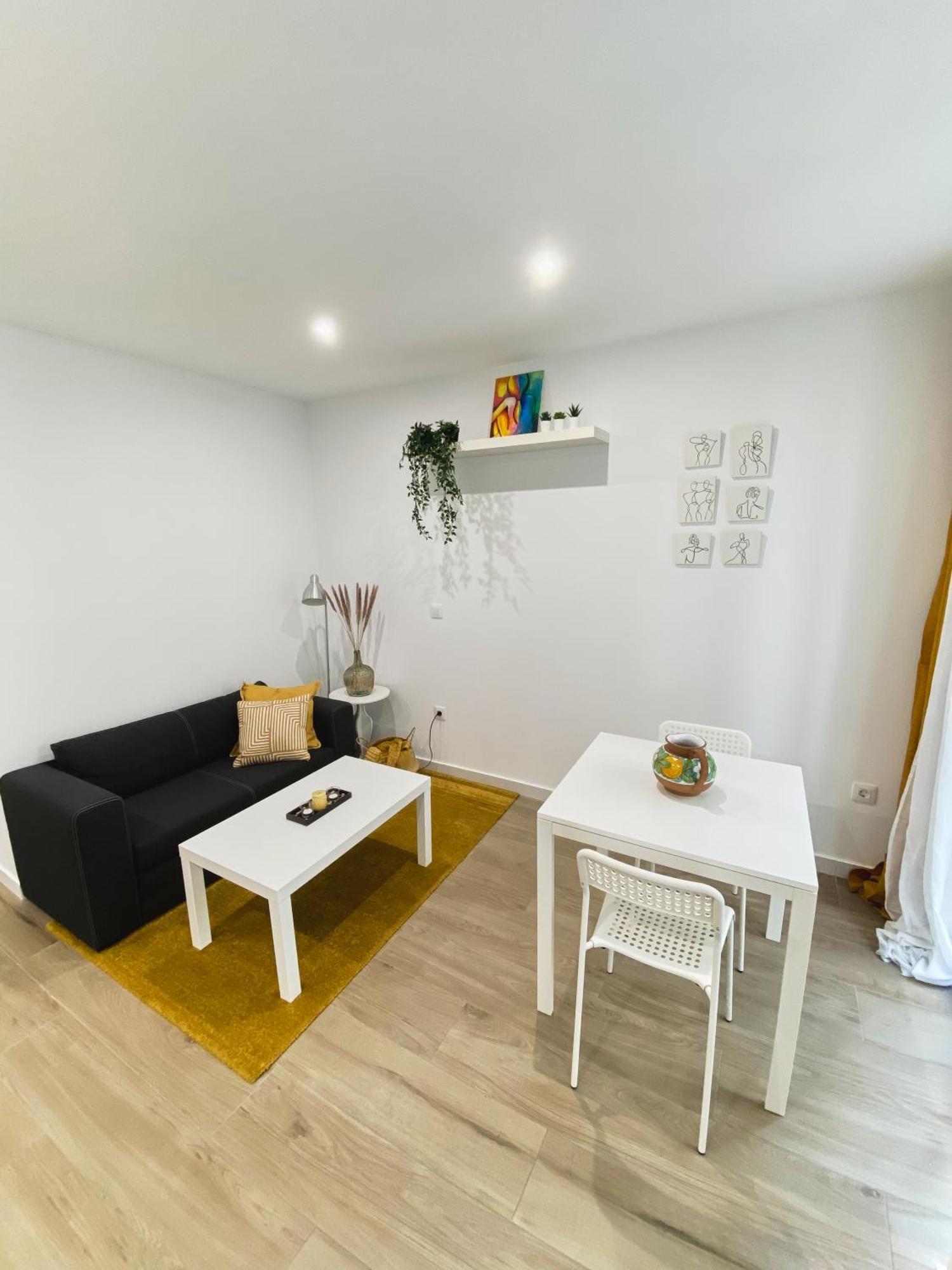Apartment Market Deluxe *