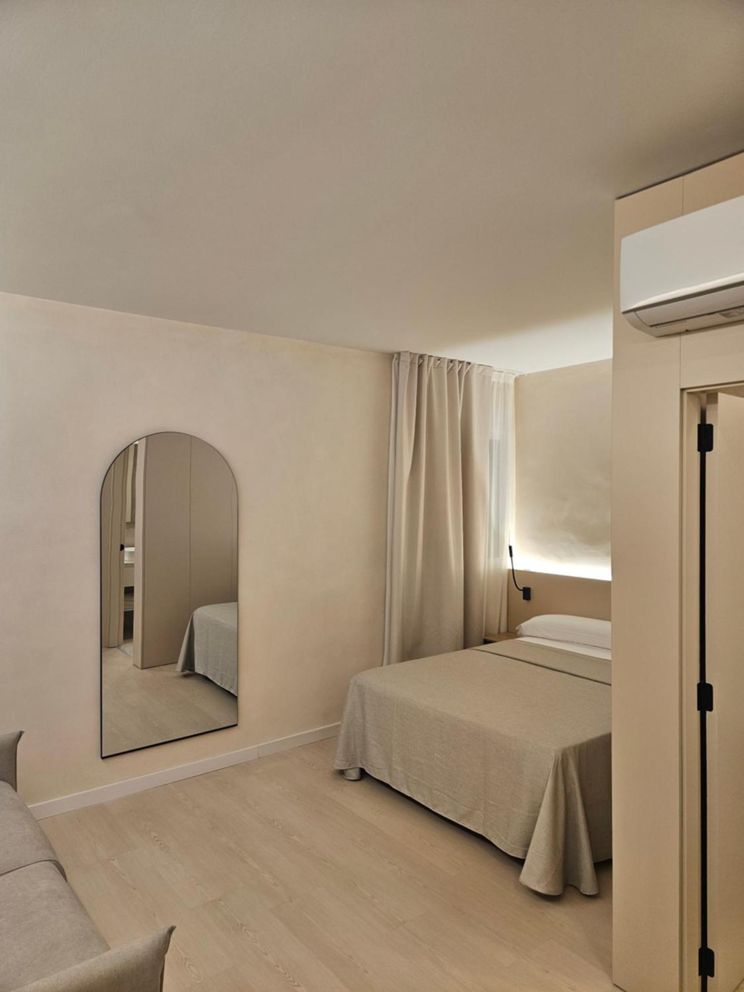 El Globo Hotel *