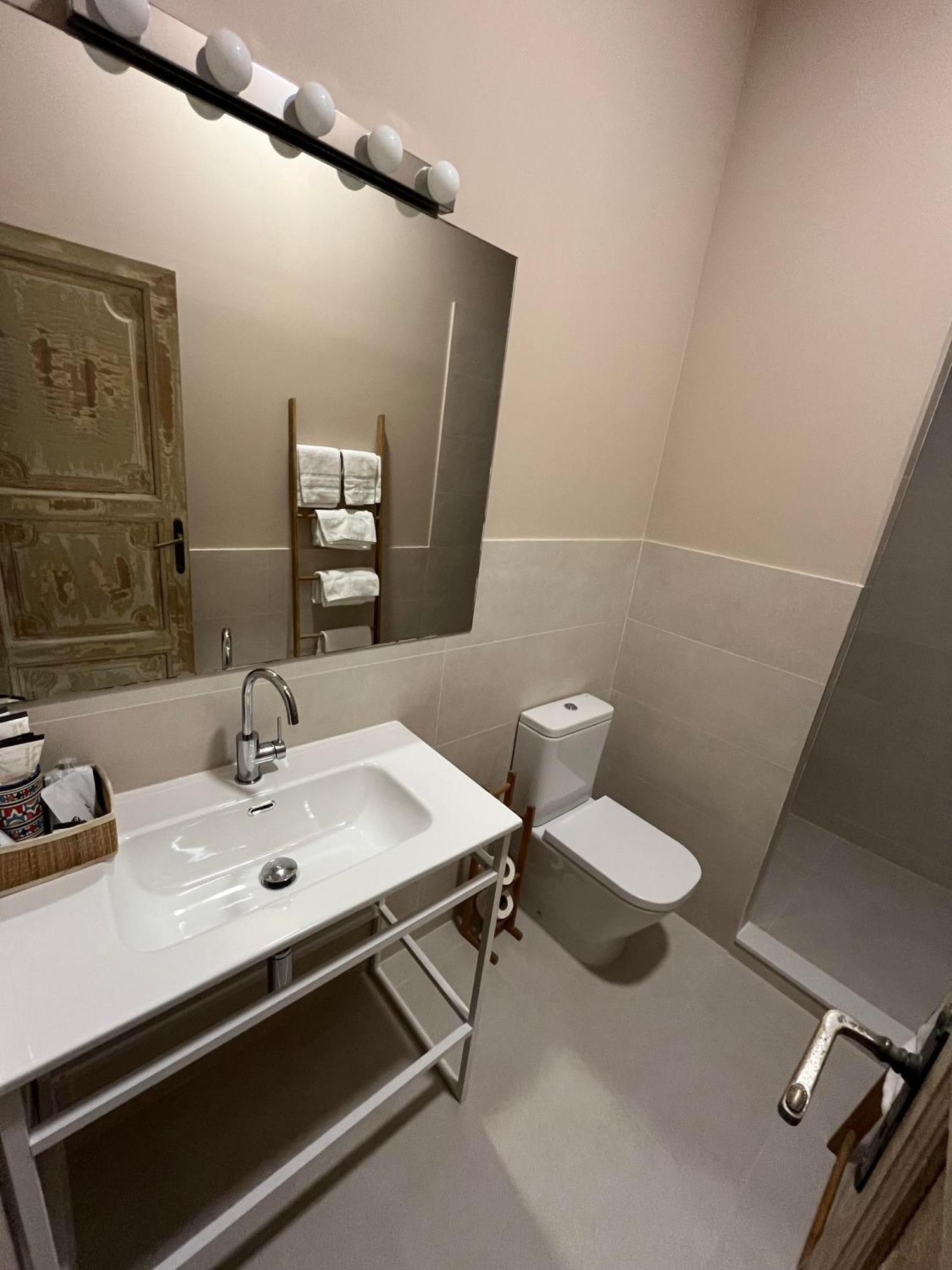 Ottoh Charm Guest house 2*