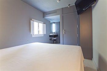 Cosy Tapineria 2*
