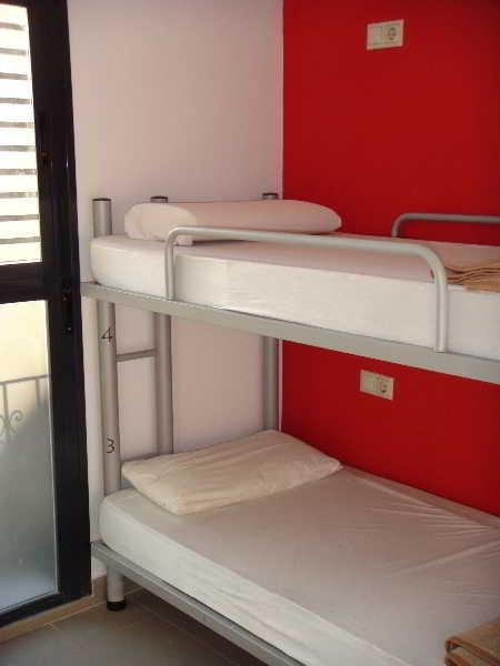 Room00 Hostel *