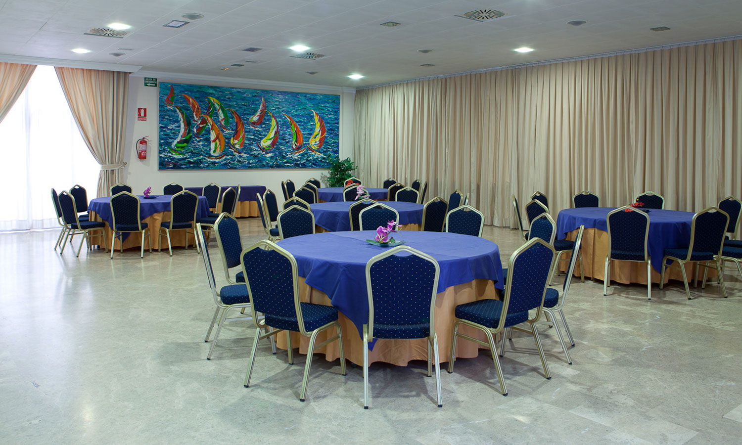 Dwo Hotel 4*