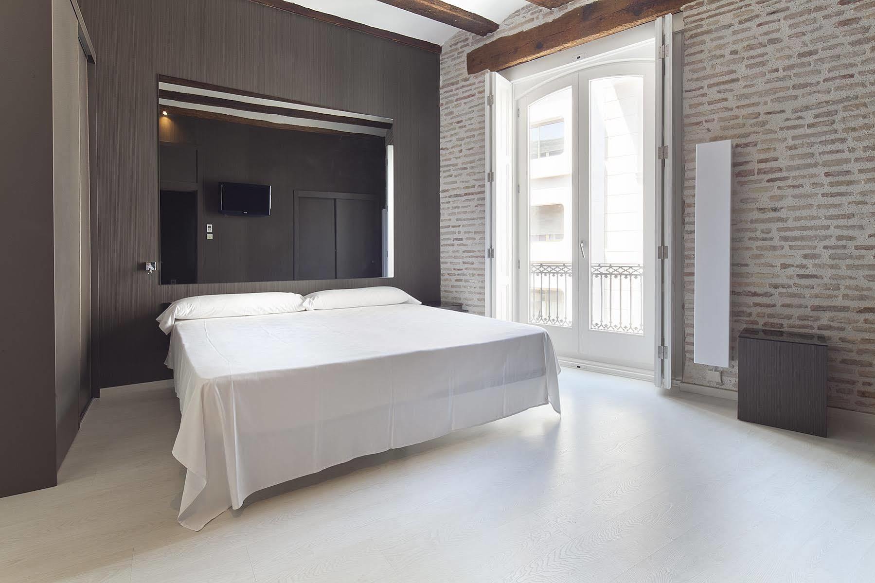 Guest house Cosy Embajador 2*